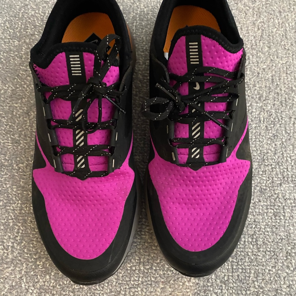 COPY - Nike Sneakers!